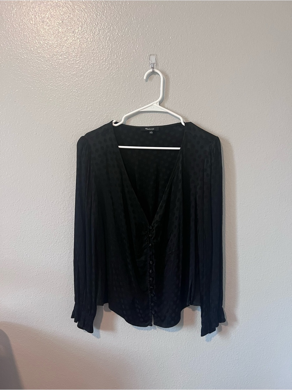 Madewell Black Button-Front V-Neck Blouse with Pleated Sleeves